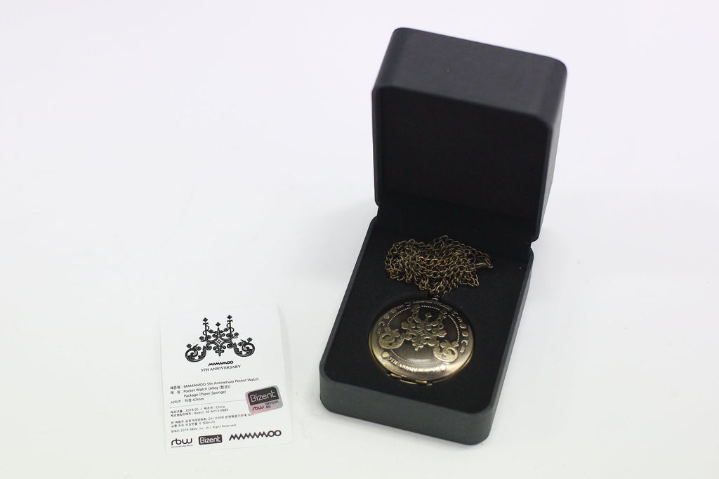 MAMAMOO Official 5th Anniversary Pocket Watch – A timeless piece to celebrate the group's enduring legacy, featuring premium design and craftsmanship.